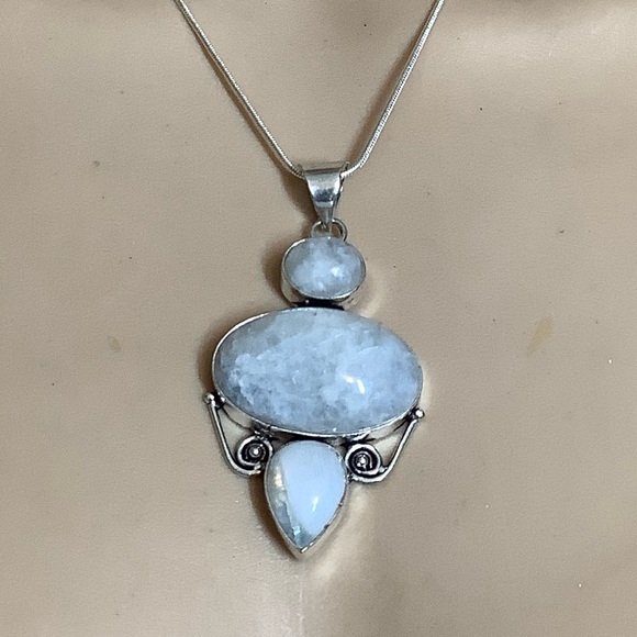 🌸 MOONSTONE OPAL NECKLACE QUARTZ HEALING PENDANT MAGICAL EARTH PROTECTION BOHO - Picture 8 of 9